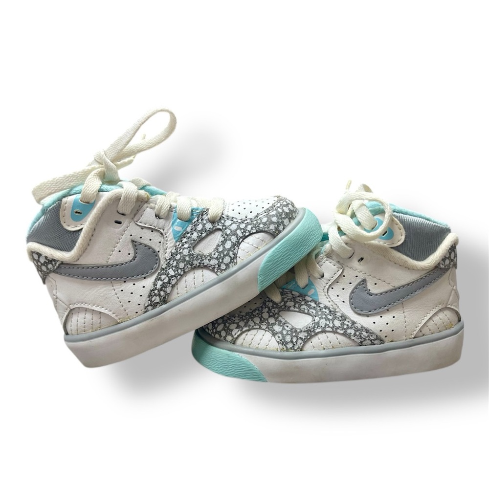 Nike high top white turquoise sneaker 5c